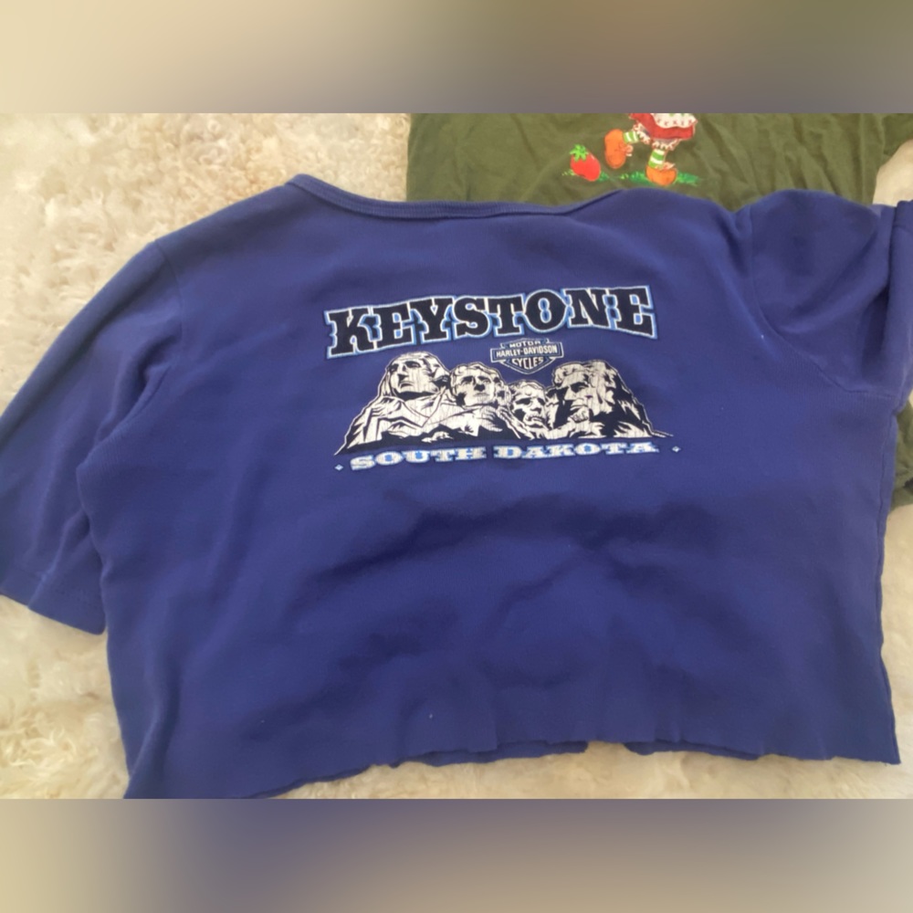 Graphic tee bundle! - Picture 2 of 2